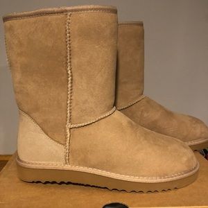 Ugg women’s sz 9 boots